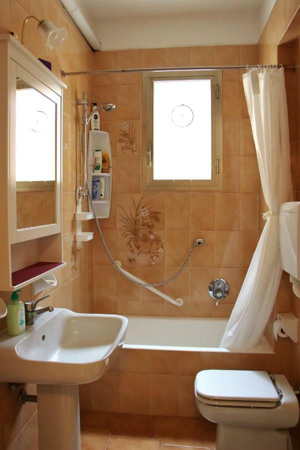 Anna'S Apartment, The Heart Of Bologna. Bagian luar foto